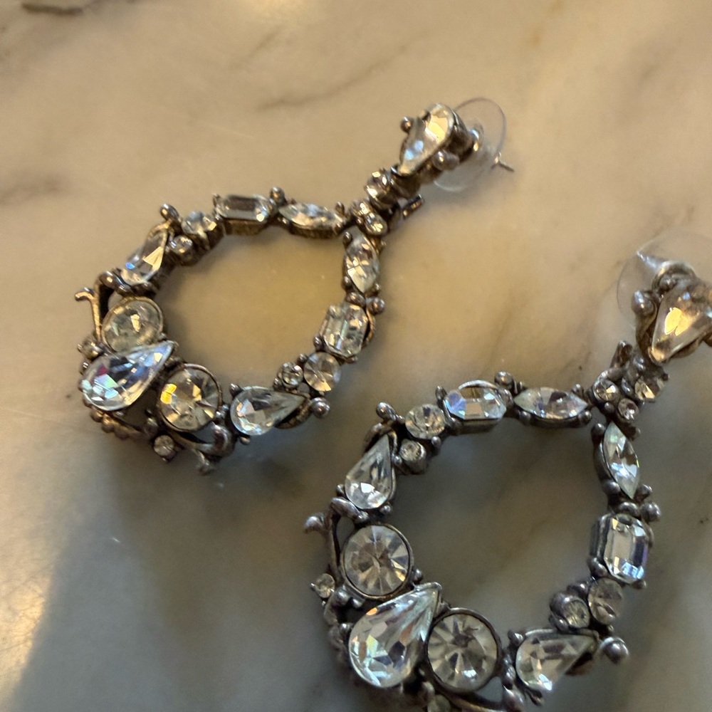 Elegant Silver Crystal Drop Earrings